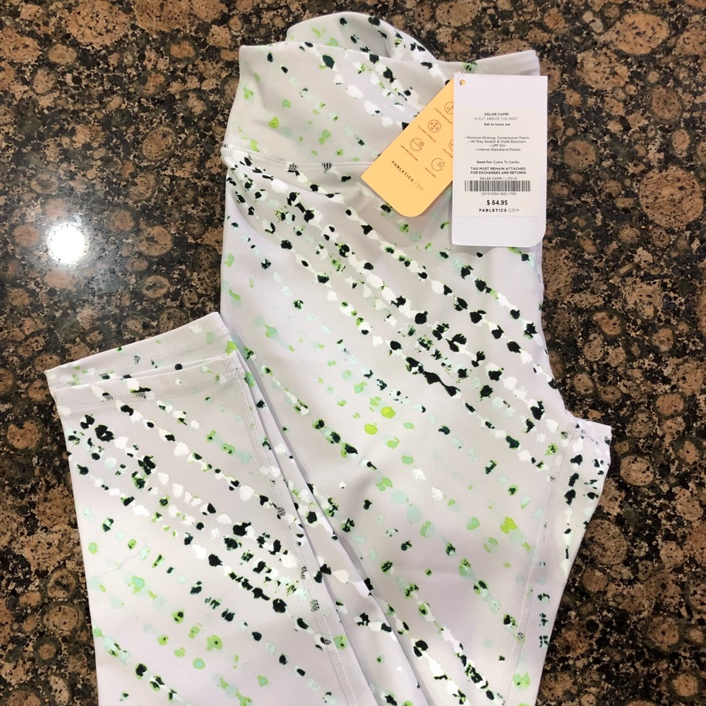 NWT Fabletics salar capris with power hold - large